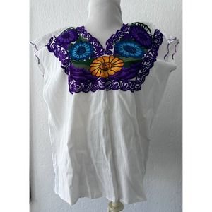 Traditional Handmade Mexican Floral Blouse Embroidered Chiapas White Top No tag